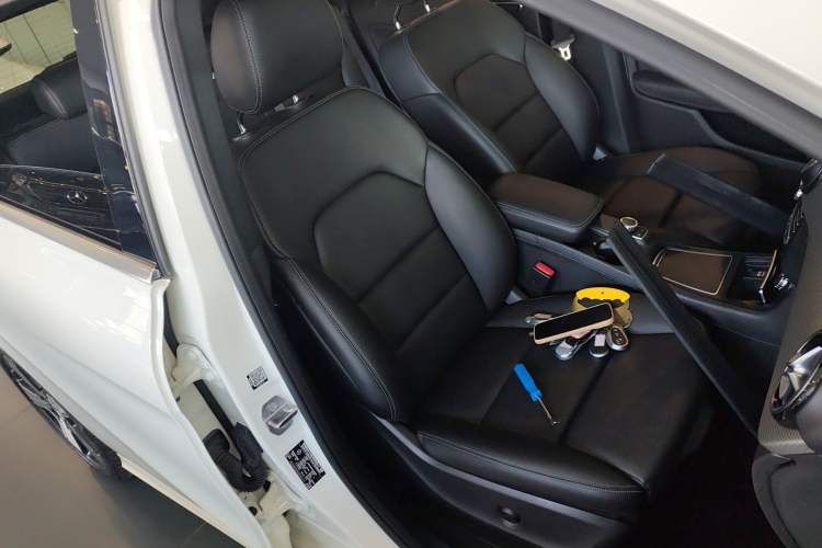 Used Mercedes-Benz B-Class 2018 B 200 Fashion Model Right Front Seat