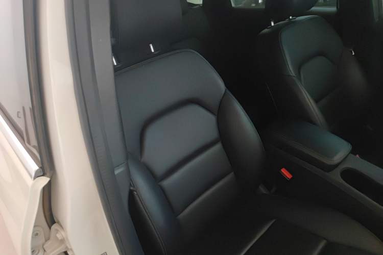 Used Mercedes-Benz B-Class 2018 B 200 Sport Edition Right Front Seat
