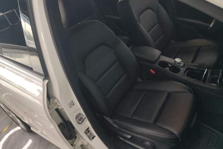 Used Mercedes-Benz B-Class 2018 B 200 Sport Edition Right Front Seat