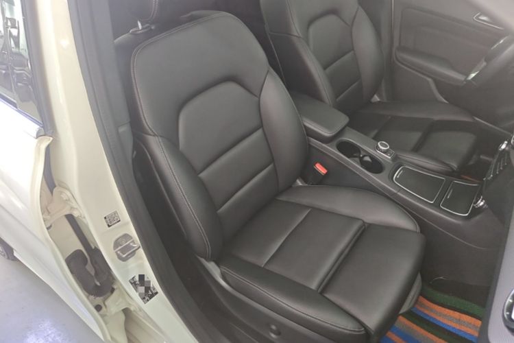 Used Mercedes-Benz B-Class 2018 B 200 Fashion Model Right Front Seat