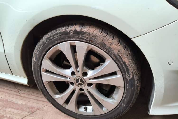 Used Mercedes-Benz B-Class 2018 B 200 Sport Edition Right Front Wheel Hub