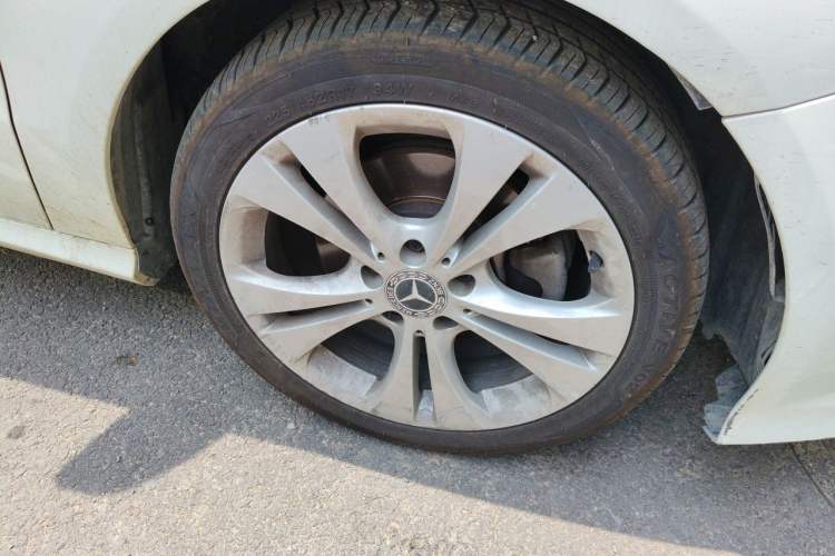 Used Mercedes-Benz B-Class 2018 B 200 Sport Edition Right Front Wheel Hub