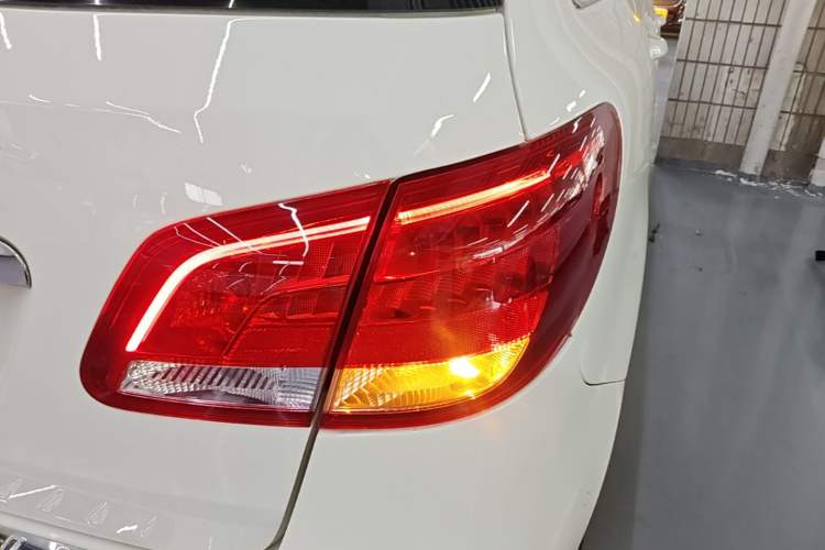 Used Mercedes-Benz B-Class 2018 B 200 Sport Edition Right Rear Taillight
