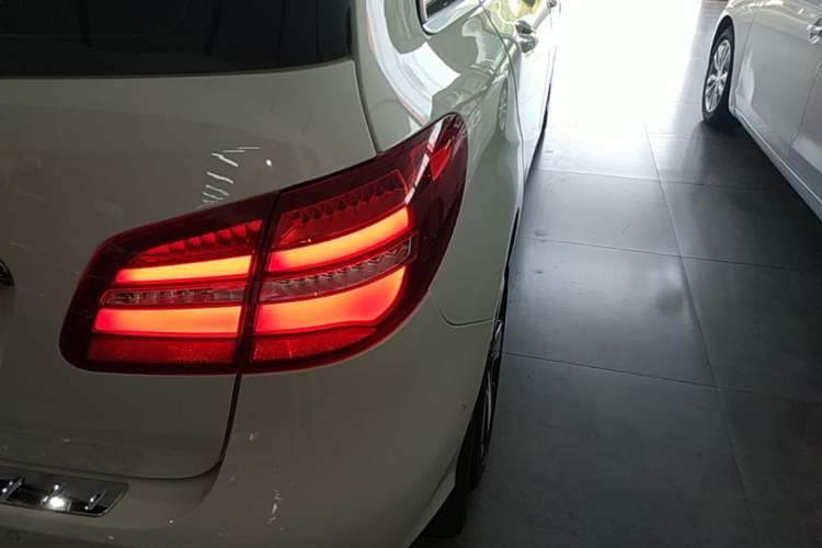 Used Mercedes-Benz B-Class 2018 B 200 Fashion Model Right Rear Taillight