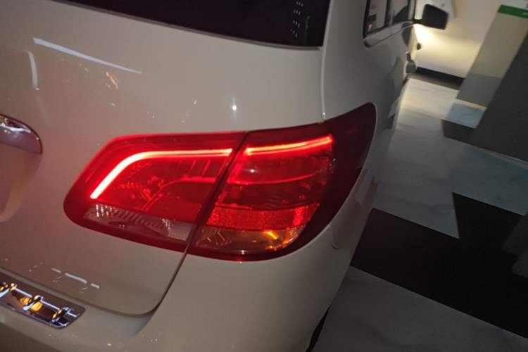 Used Mercedes-Benz B-Class 2018 B 200 Sport Edition Right Rear Taillight