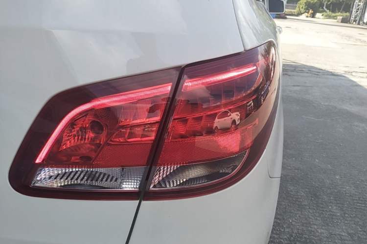 Used Mercedes-Benz B-Class 2018 B 200 Sport Edition Right Rear Taillight