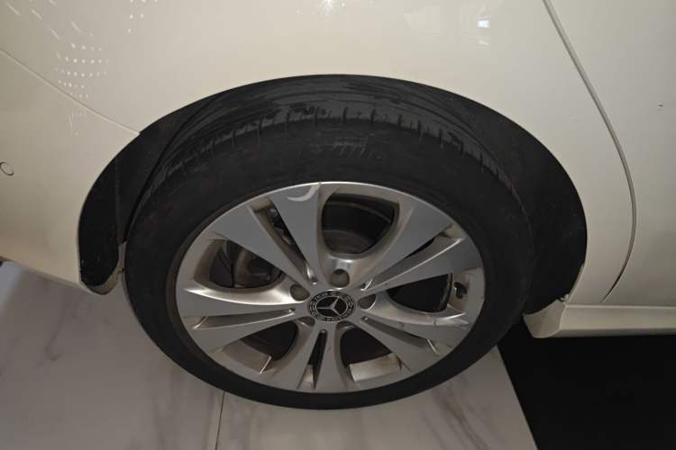 Used Mercedes-Benz B-Class 2018 B 200 Sport Edition Right Rear Wheel Hub