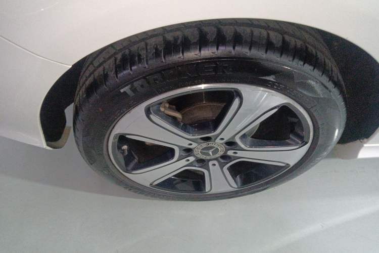 Used Mercedes-Benz B-Class 2018 B 200 Fashion Model Right Rear Wheel Hub