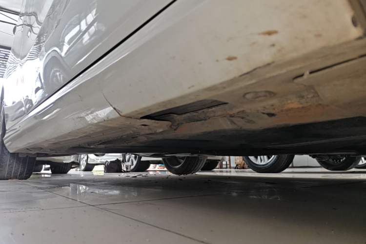 Used Mercedes-Benz B-Class 2018 B 200 Sport Edition Right Side Sill