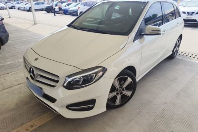 Ojetý Mercedes-Benz B-Class 2018 B 200 Fashion Model