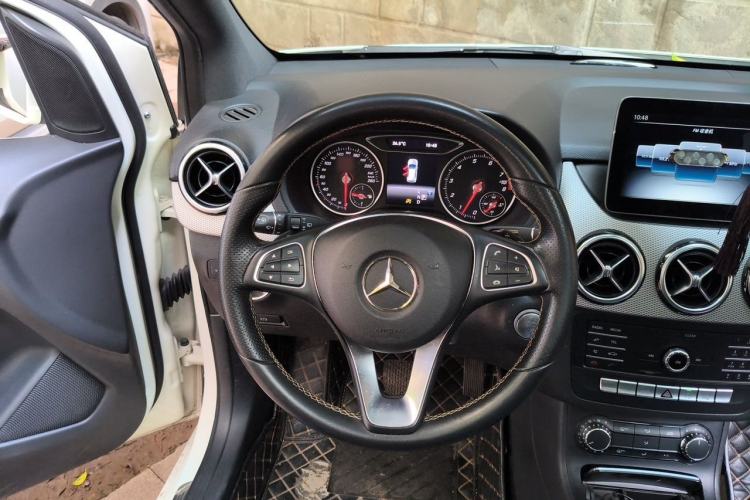 Used Mercedes-Benz B-Class 2018 B 200 Sport Edition Steering Wheel