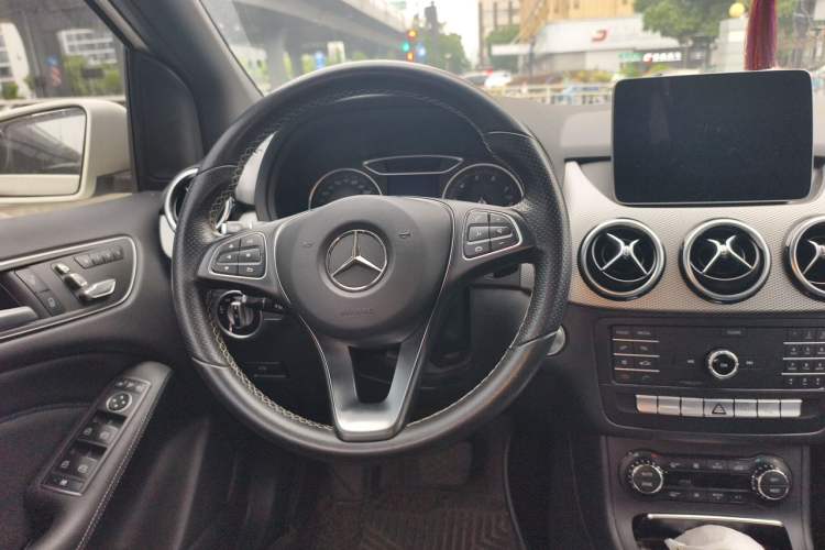 Used Mercedes-Benz B-Class 2018 B 200 Fashion Model Steering Wheel