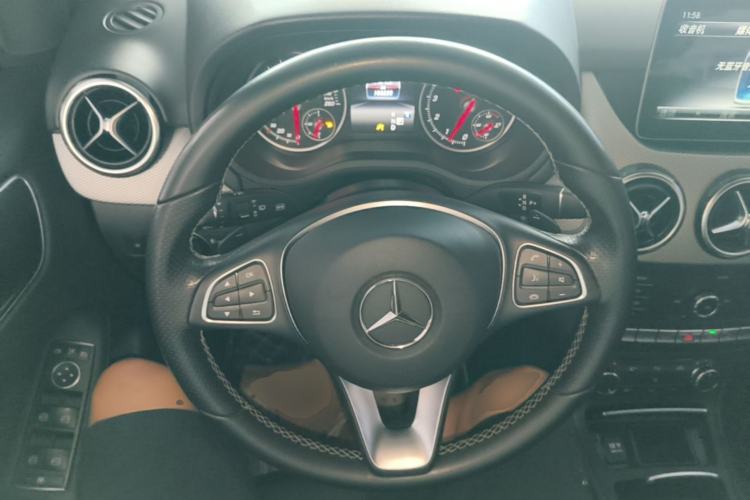 Used Mercedes-Benz B-Class 2018 B 200 Sport Edition Steering Wheel