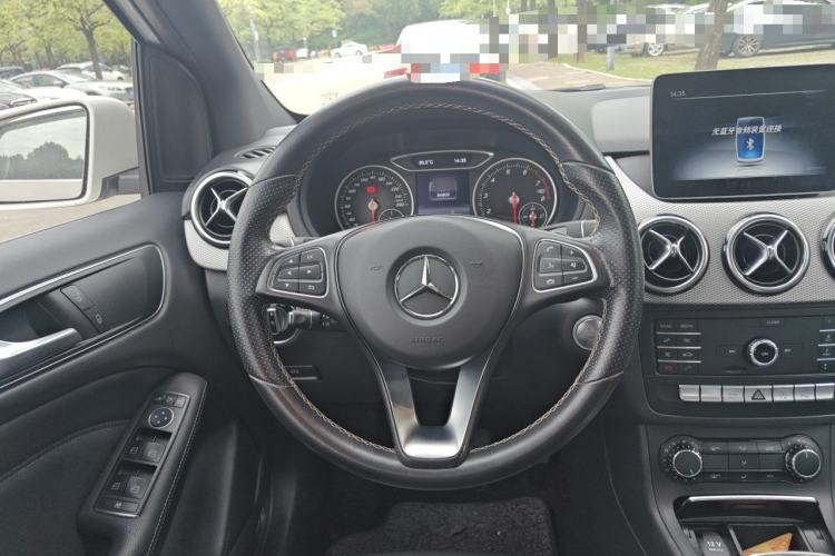 Used Mercedes-Benz B-Class 2018 B 200 Sport Edition Steering Wheel