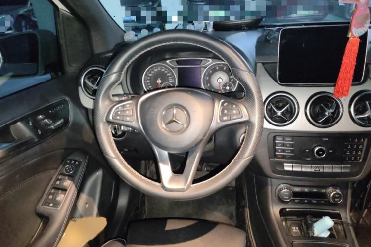 Used Mercedes-Benz B-Class 2018 B 200 Fashion Model Steering Wheel