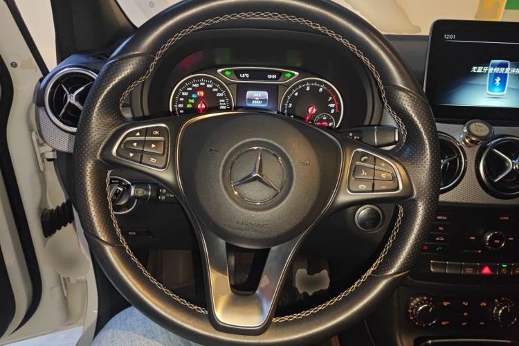 Used Mercedes-Benz B-Class 2018 B 200 Sport Edition Steering Wheel