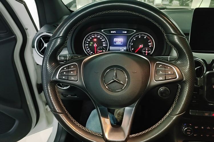 Used Mercedes-Benz B-Class 2018 B 200 Fashion Model Steering Wheel