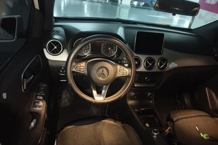 Used Mercedes-Benz B-Class 2018 B 200 Sport Edition Steering Wheel