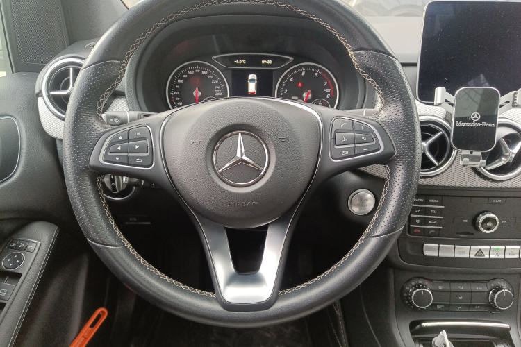 Used Mercedes-Benz B-Class 2018 B 200 Sport Edition Steering Wheel