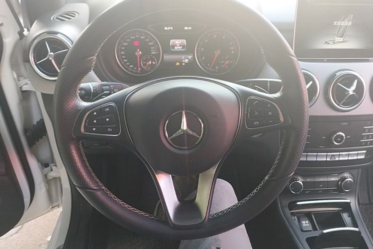 Used Mercedes-Benz B-Class 2018 B 200 Sport Edition Steering Wheel
