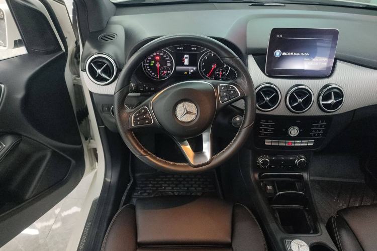 Used Mercedes-Benz B-Class 2018 B 200 Sport Edition Steering Wheel