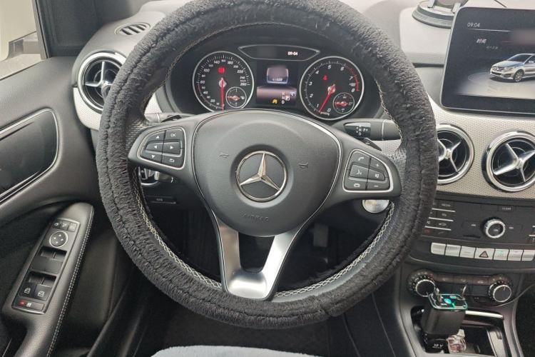 Used Mercedes-Benz B-Class 2018 B 200 Sport Edition Steering Wheel