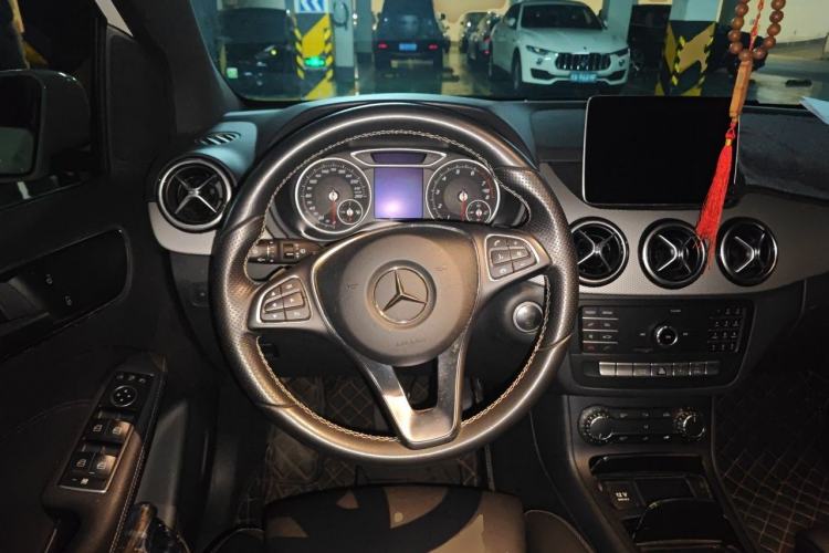 Used Mercedes-Benz B-Class 2018 B 200 Sport Edition Steering Wheel