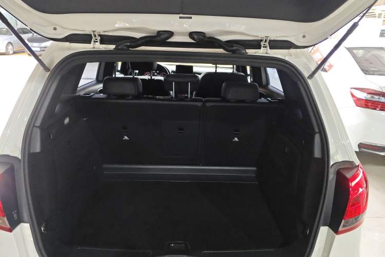 Used Mercedes-Benz B-Class 2018 B 200 Sport Edition Trunk