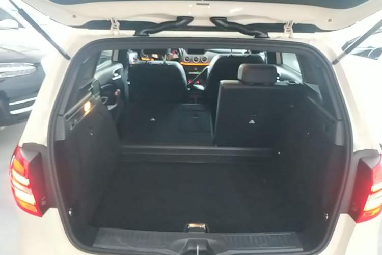 Used Mercedes-Benz B-Class 2018 B 200 Fashion Model Trunk