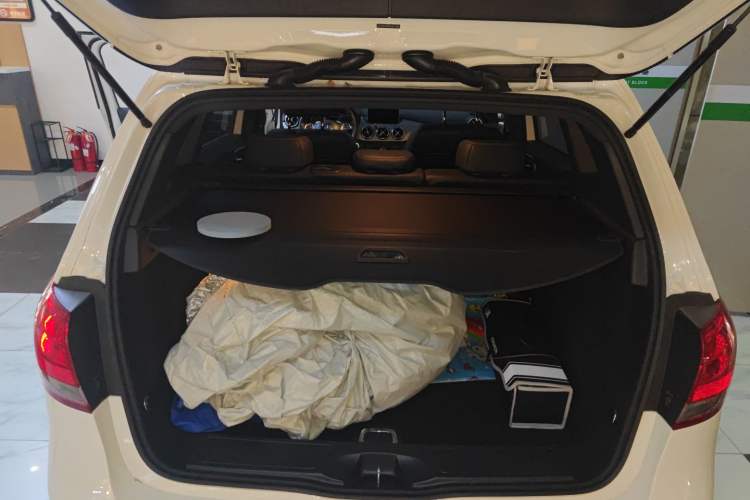 Used Mercedes-Benz B-Class 2018 B 200 Sport Edition Trunk