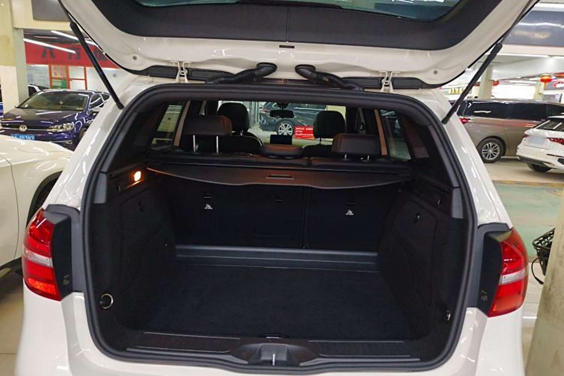 Used Mercedes-Benz B-Class 2018 B 200 Fashion Model Trunk