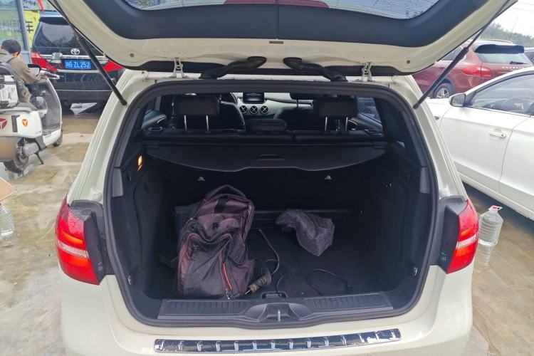 Used Mercedes-Benz B-Class 2018 B 200 Fashion Model Trunk