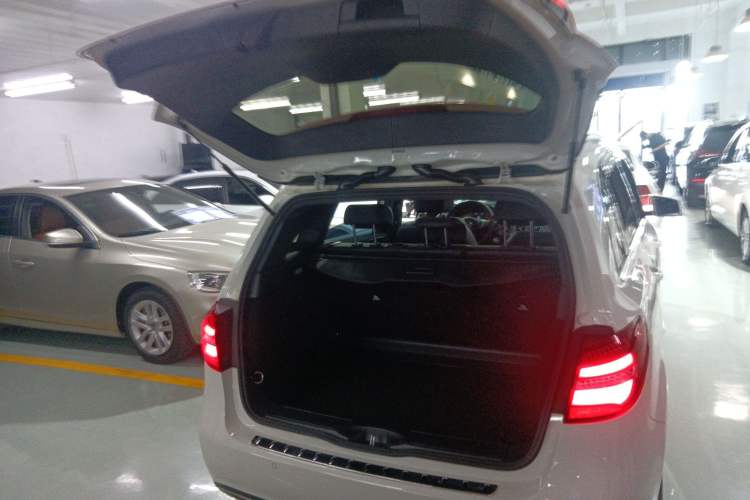 Used Mercedes-Benz B-Class 2018 B 200 Fashion Model Trunk