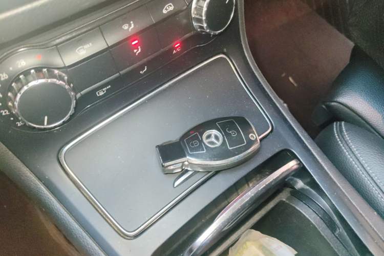 Used Mercedes-Benz B-Class 2018 B 200 Sport Edition Vehicle Key