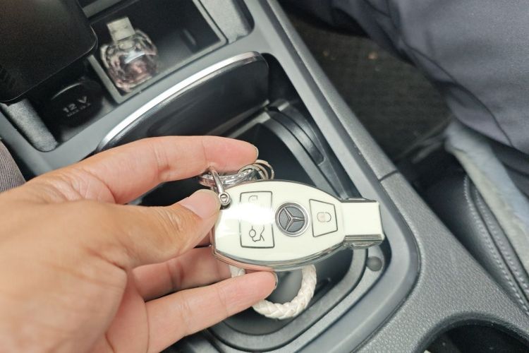 Used Mercedes-Benz B-Class 2018 B 200 Sport Edition Vehicle Key