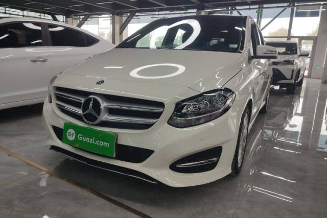 Ojetý Mercedes-Benz B-Class 2018 B 200 Sport Edition