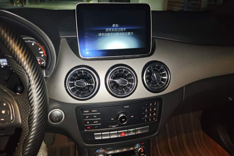 Used Mercedes-Benz B-Class 2019 B 200 Fashion Model Audio And AC Panel