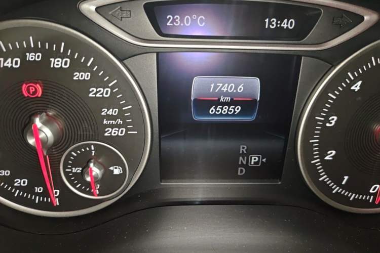 Used Mercedes-Benz B-Class 2019 B 200 Fashion Model Odometer Close Up