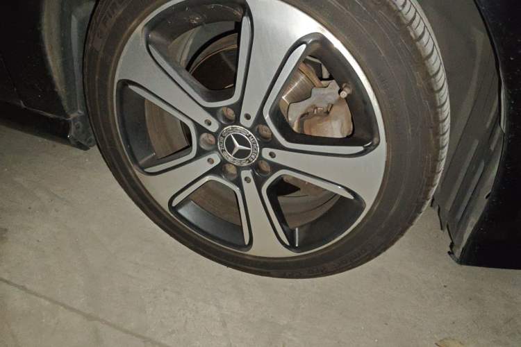 Used Mercedes-Benz B-Class 2019 B 200 Fashion Model Right Front Wheel Hub