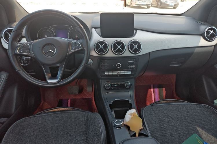 Used Mercedes-Benz B-Class 2019 B 200 Fashion Model Center Console