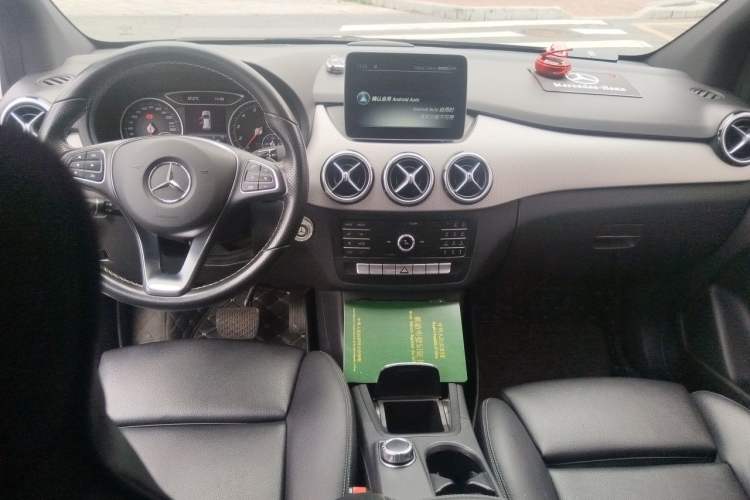 Used Mercedes-Benz B-Class 2019 B 200 Fashion Model Center Console