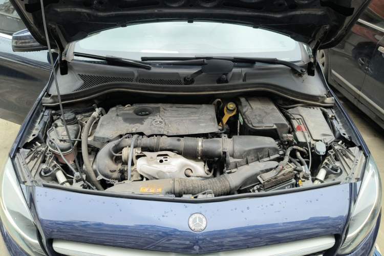 Used Mercedes-Benz B-Class 2019 B 200 Sport Edition Engine Bay