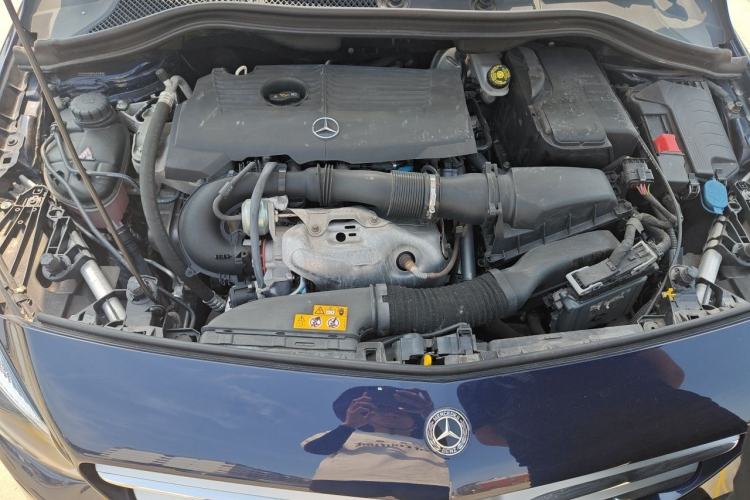 Used Mercedes-Benz B-Class 2019 B 200 Fashion Model Engine Bay