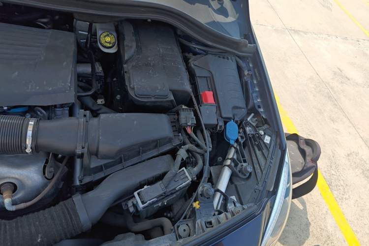 Used Mercedes-Benz B-Class 2019 B 200 Fashion Model Engine Bay Left