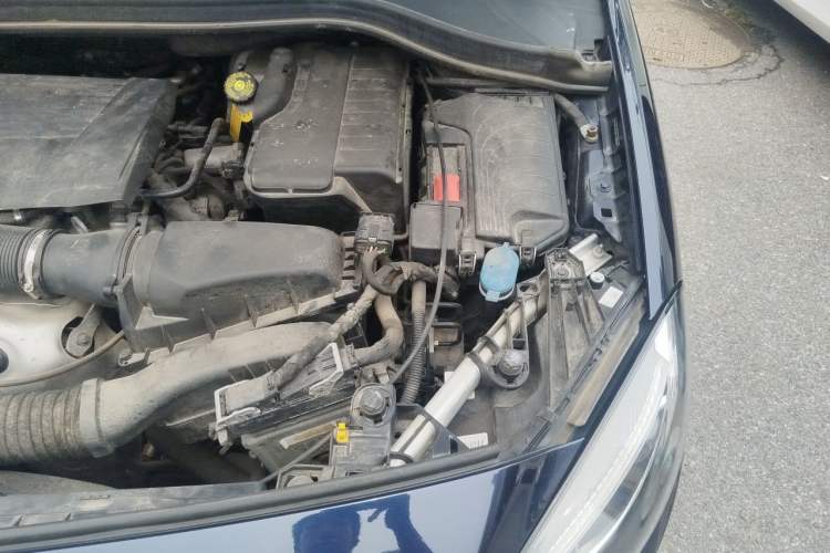 Used Mercedes-Benz B-Class 2019 B 200 Fashion Model Engine Bay Left