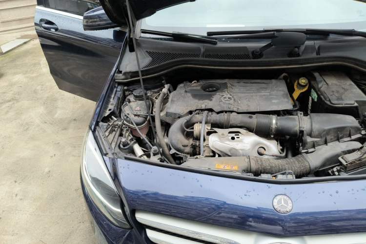 Used Mercedes-Benz B-Class 2019 B 200 Sport Edition Engine Bay Right