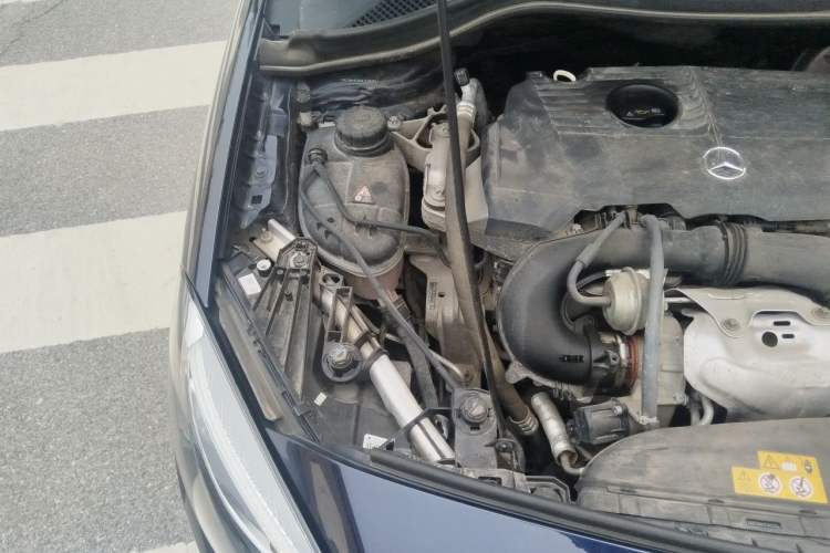Used Mercedes-Benz B-Class 2019 B 200 Fashion Model Engine Bay Right