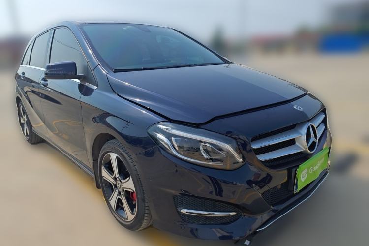 Used Mercedes-Benz B-Class 2019 B 200 Fashion Model Front Right 45 Deg