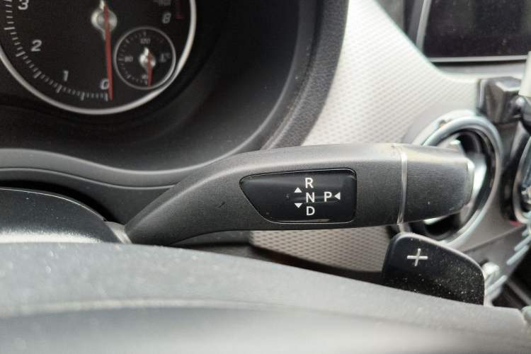 Used Mercedes-Benz B-Class 2019 B 200 Sport Edition Gear Lever