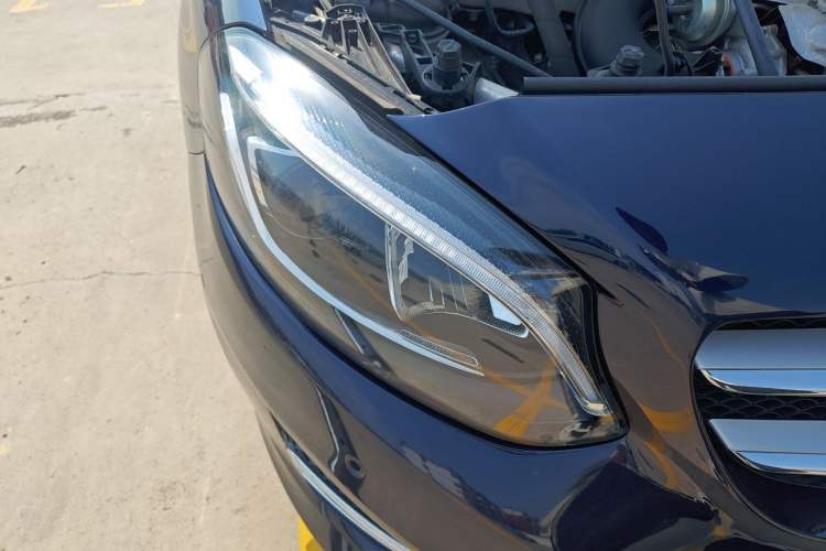 Used Mercedes-Benz B-Class 2019 B 200 Fashion Model Right Front Headlight